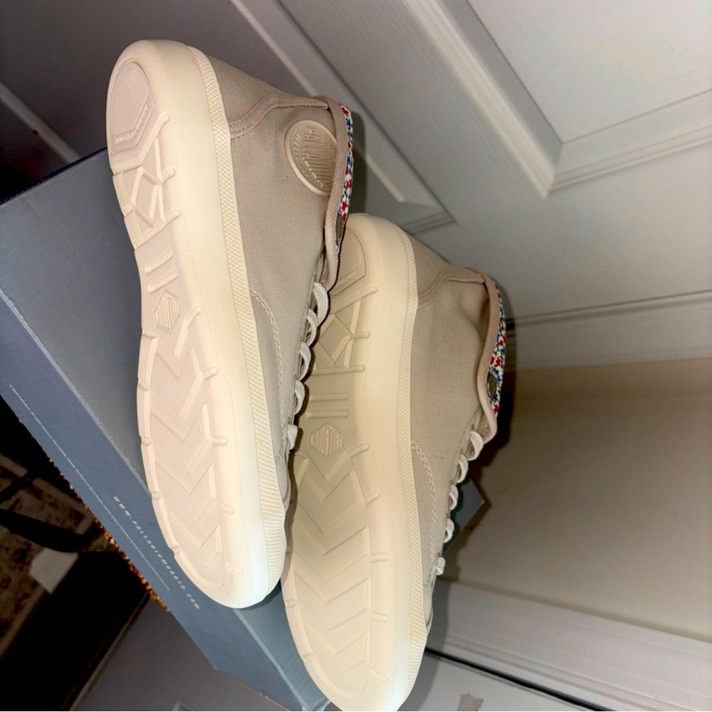 Palladium Women's Aventure Sneaker Lotus Canvas Hi Top Shoes -Size US 8 - Picture 11 of 12